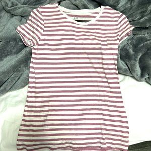GAP pink and white t shirt
